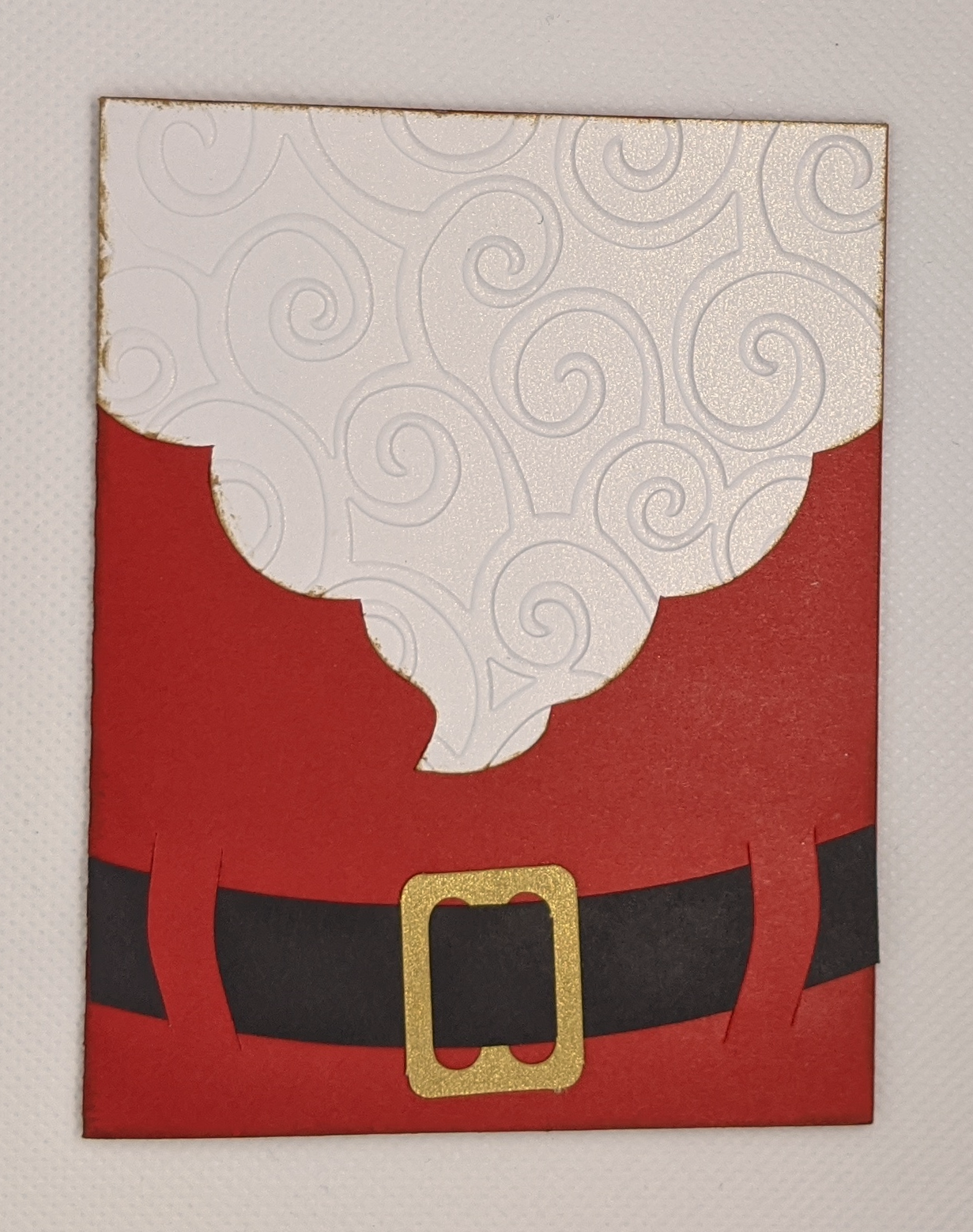 Carte barbe et costume du Père Noël à plat